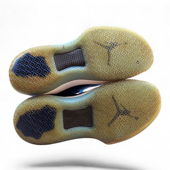 Nike Air Jordan 32 Low Win Like 82 University Blue Youth 5Y AA1257-401 - Picture 10 of 11